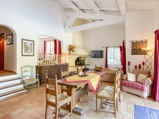 Villa Lorgues Features 28