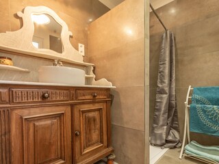 Villa Eyragues Features 29