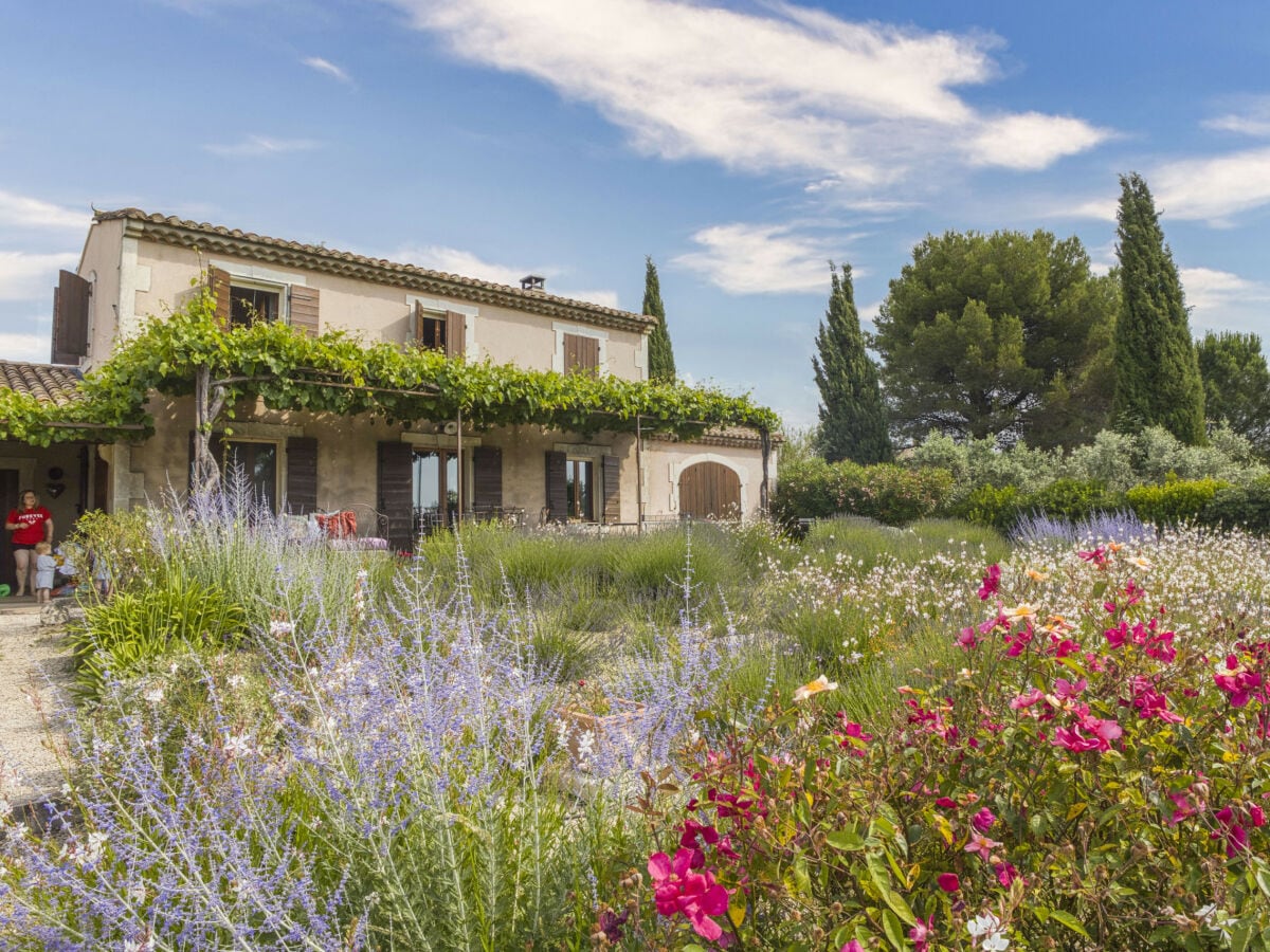 Villa Saint-Remy-de-Provence Outdoor Recording 1