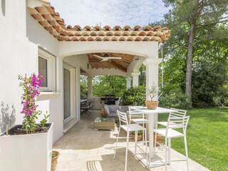 Villa Pertuis (Vaucluse) Outdoor Recording 2