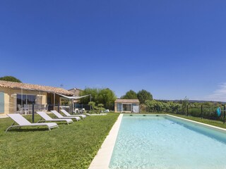 Villa Piolenc Outdoor Recording 4