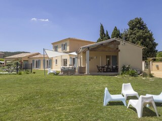Villa Piolenc Environment 45