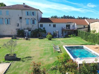 Villa Monteux Outdoor Recording 3
