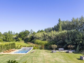 Villa Monteux Environment 39