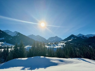 Ausblick von Ihrem großen Süd-Balkon