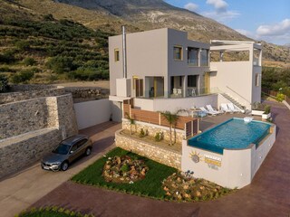 Villa Mirthios Outdoor Recording 12