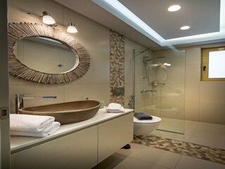Villa Mirthios Features 35