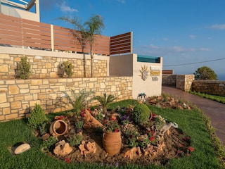 Villa Mirthios Outdoor Recording 14