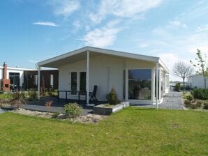 Holiday park Comfortable chalet located 15 km from Alkmaar - Oost-Graftdijk - image1