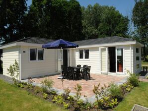 Leuk chalet vlakbij de golfbaan op een vakantiepark - Driehuis - image1