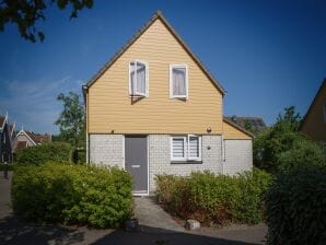 Holiday park Spacious holiday home with sauna near beach - Wemeldinge - image1