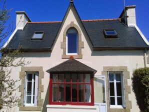 Haus in Bretagne nahe Küstenwanderweg