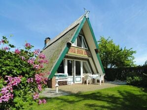 Holiday house Thatched holiday home in in Freest with fireplace stove - Freest - image1