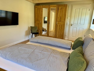 Doppelschlafzimmer (200x200 cm) im EG