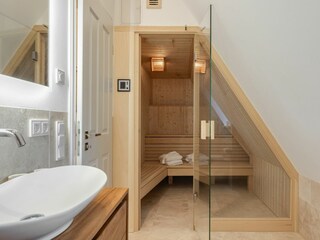Duschbad inkl.  Sauna im OG