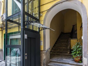 Piazza Miraglia - Appartamento e Camere 01