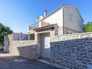 Stone House in Petrcane near the Sea