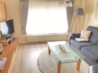 Lichtdurchflutet Wohnzimmer