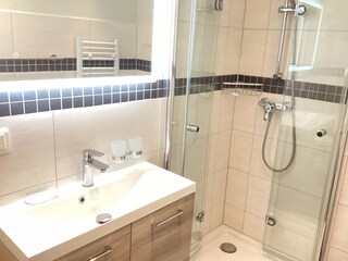 Bad mit Handtuchtrockner