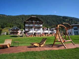 unser Hotel im Sommer
