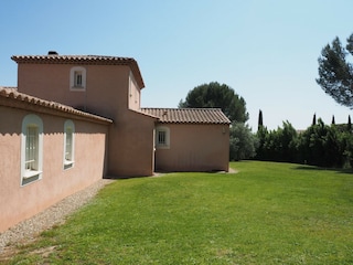 Villa Lambesc Outdoor Recording 8