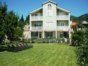 Apartment Schöne Wohnung mit Balkon - Rogotin - image1