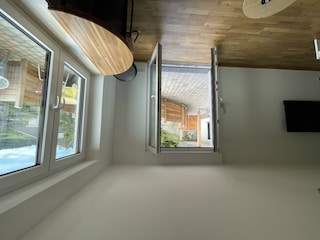 SZ2 mit weiteren Zugang zu Terrasse FeWo-EG