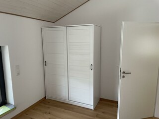 Kleiderschrank, FeWo-Dachgeschoss