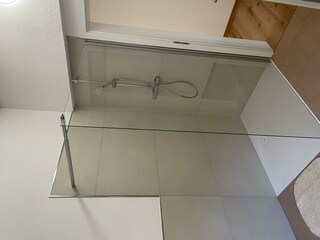 Badezimmer mit Bad&Dusche, FeWo-Dachgeschoss
