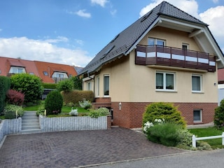 Haus mit Parkplatz