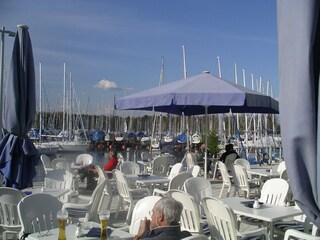 Beim Yachthafen "Ultramarin"