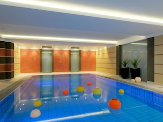 Apartment Algund Swimming Pool 9