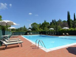 Spacious farmhouse with pool in Campriano - Chiassa Superiore - image1