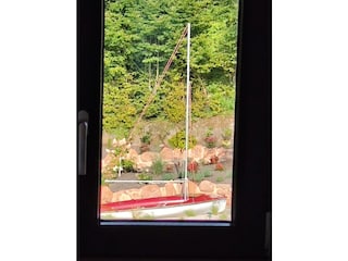 Fensterausblick auf Garten