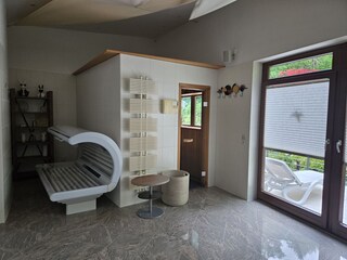 Wellnessbereich mit Sauna und Solarium