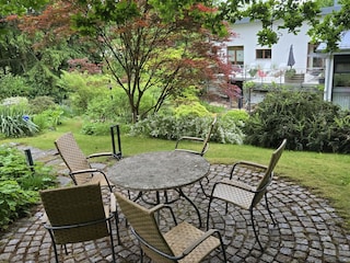 Gemütliche Sitzecke im Garten