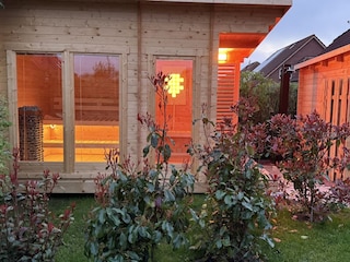 Sauna und Gartendusche
