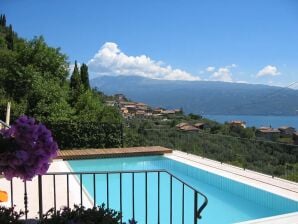 Villa Tosca: private pool & lake view