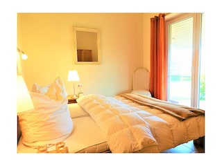 1. Schlafzimmer mit Doppelbett