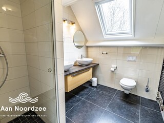 Villa Sint Maartenszee Badkamer 21