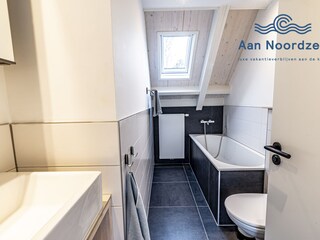 Villa Sint Maartenszee Badkamer 20