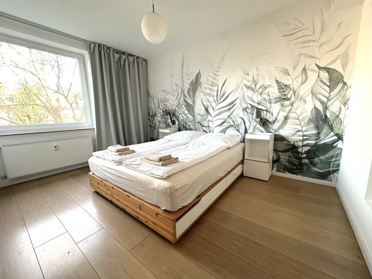 Schlafzimmer mit Doppelbett