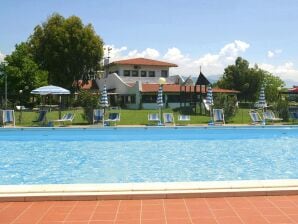 Vakantiepark Stacaravan in Sarzana met veranda-voorheen TUI Ferienhaus - Ameglia - image1