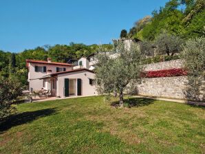 Holiday park Attraktives Ferienhaus mit Seeblick in Gargnano, nur 2 Gehminuten zum Gardasee - Gargnano - image1