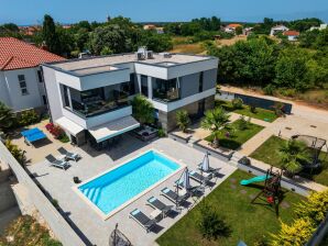 Luxusvilla mit Swimmingpool und Terrasse - Zaton (Nin) - image1