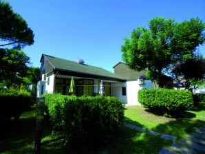 Parc de vacances Bungalow spacieux avec AC près de la mer - Lido de Spina - image1