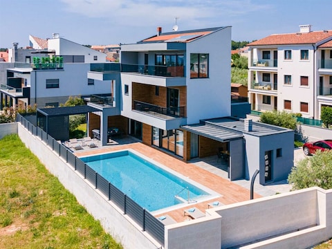 Villa Luxusvilla Bellatrix