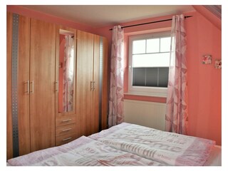 2. Schlafzimmer
