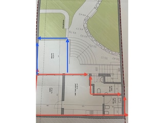 rot umrandet Wohnraum, blau umrandet die ged. Terasse