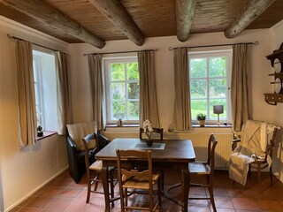 2. Wohnzimmer mit Ausziehbaren Sofa und kl. Bett